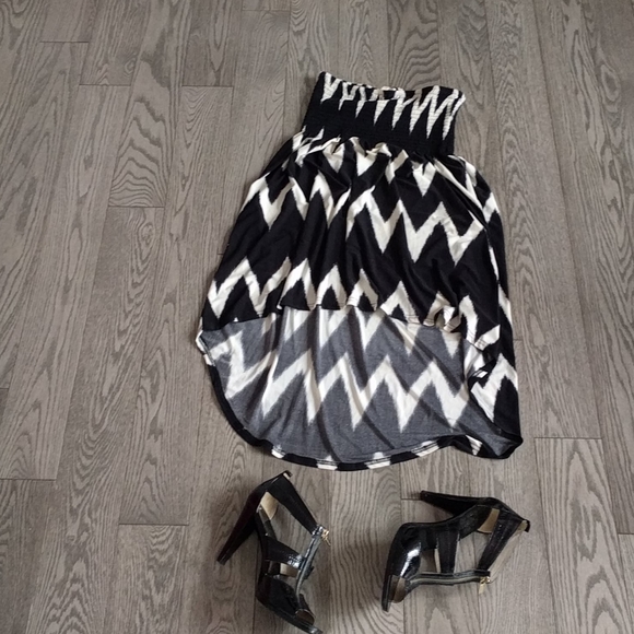 👠👠Nicenblack and white strechy dress by Atdene